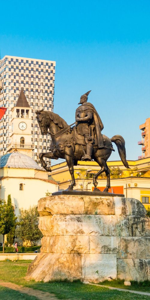 Tirana nightlife ambience