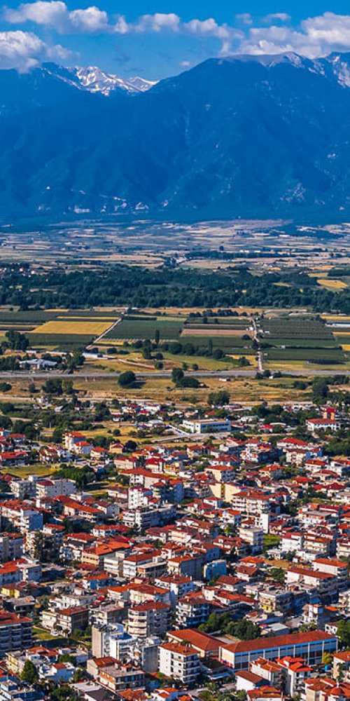 Nightlife ambiance in Kateríni, GR