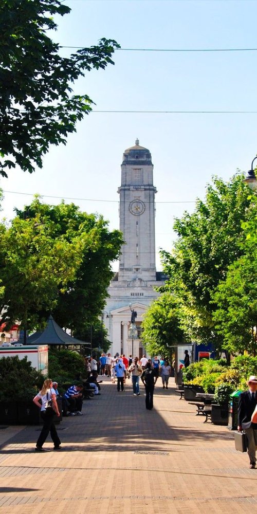 Nightlife ambience in Luton
