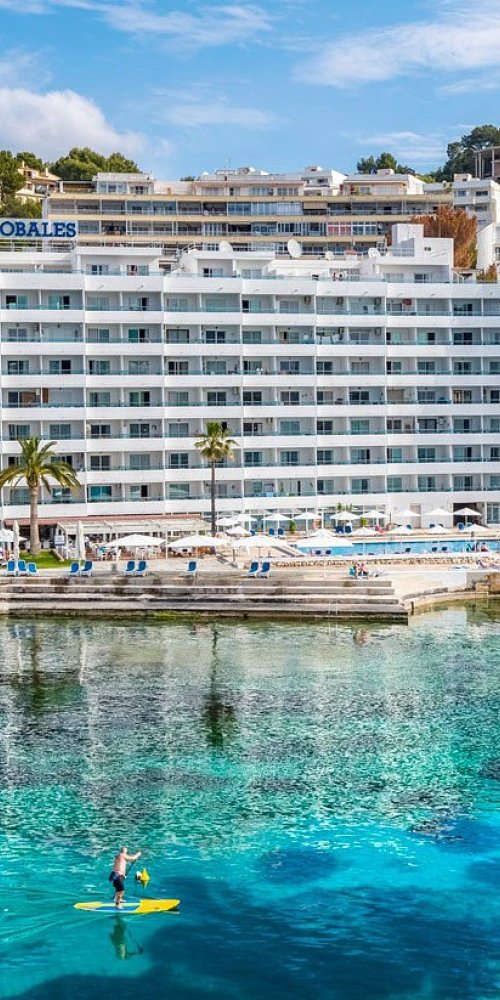 Santa Ponsa nightlife ambience