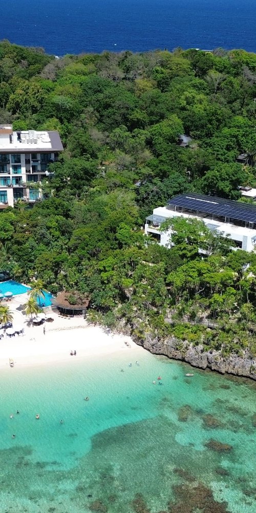 Vibrant nightlife ambience in Roatán