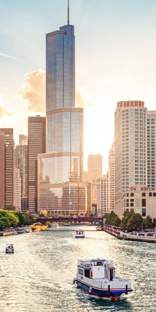 Nightlife ambience in Chicago, IL, US