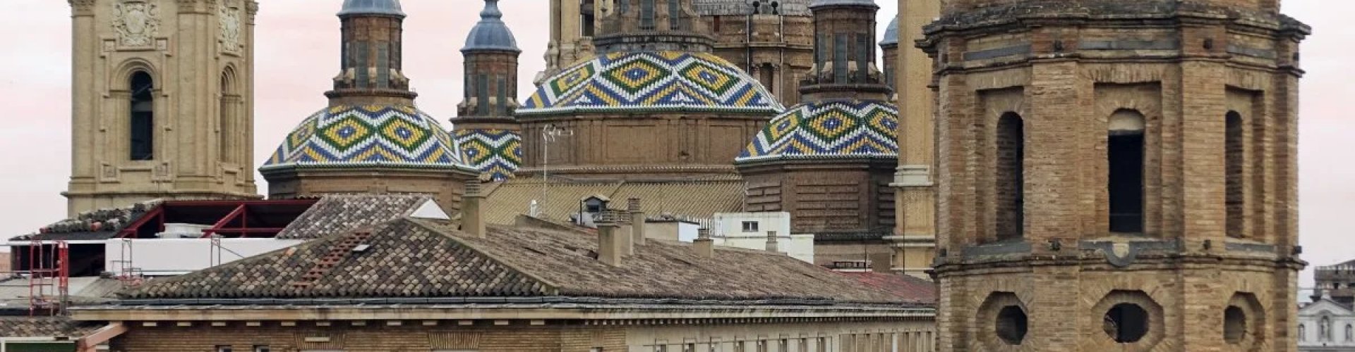 Zaragoza nightlife vibrant street scene